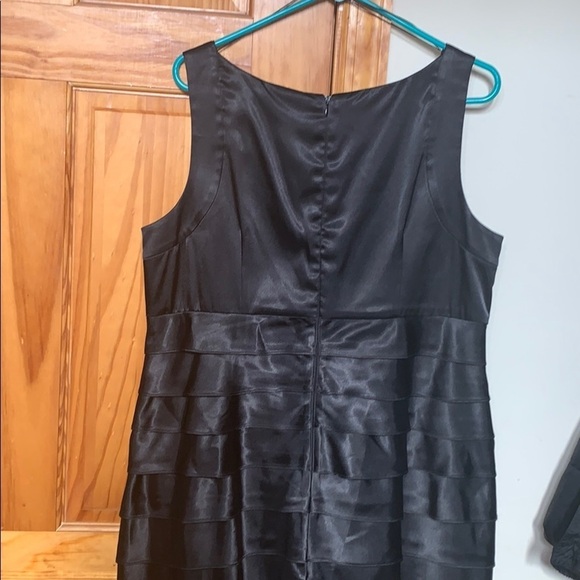 Black dress - Picture 5 of 5